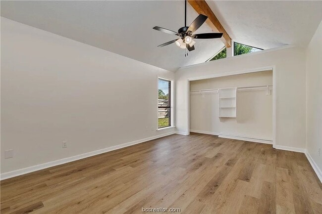 Building Photo - Take a look at this 3 bedroom 2 bath home