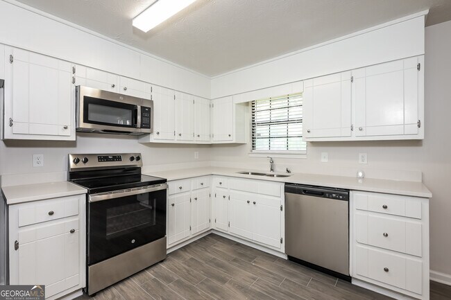 Building Photo - 174 Slicky Rock Ct