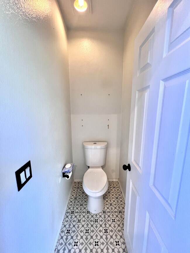 Building Photo - 45354 Tesiben Ct