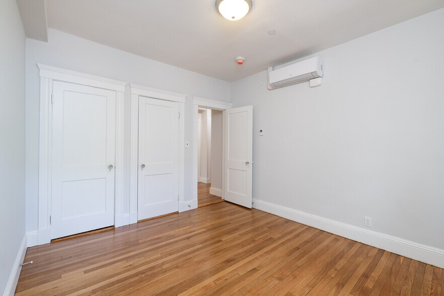 Building Photo - 19A Forest St
