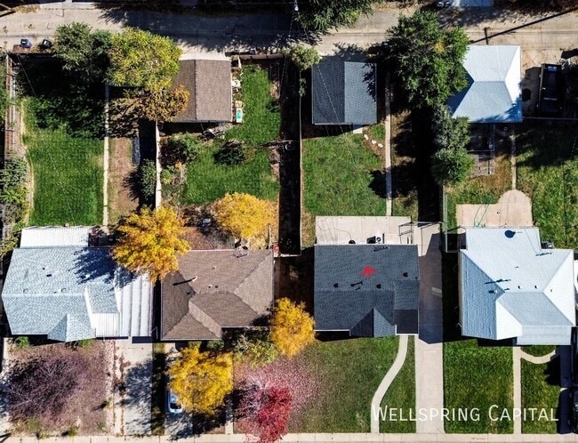 Building Photo - 2690 Pontiac St