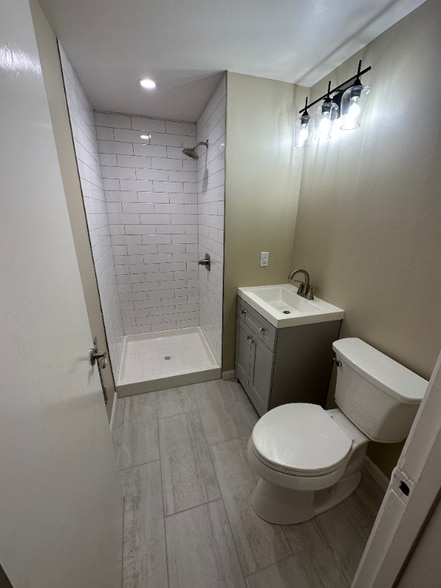 Building Photo - 1375 Columbia St