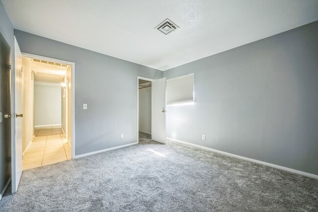 Building Photo - 3921 Torsby Pl