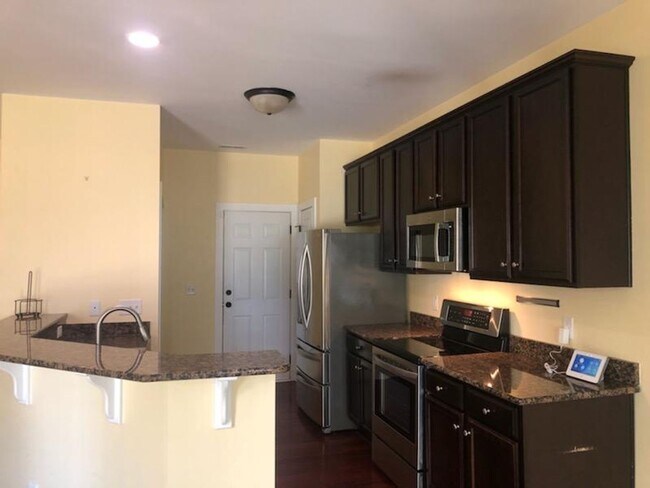 Building Photo - 3 Bed, 2 Bath Unfurnished home in Hampstead - Cross Creek Community