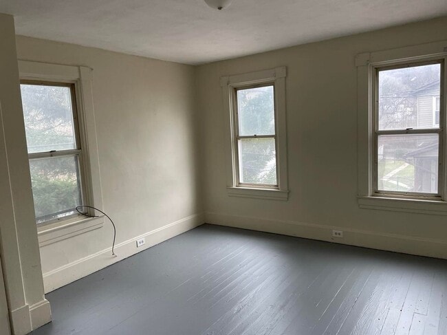 Building Photo - 1045-1047 Sunday St