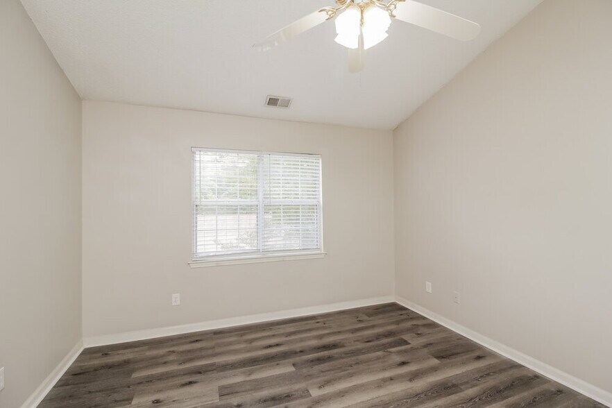 Building Photo - 8433 Woodford Bridge Dr