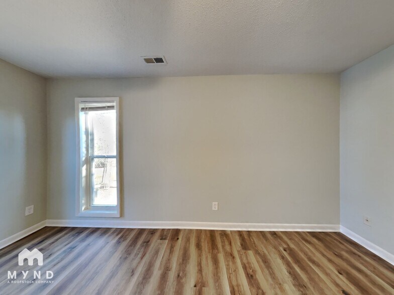 Building Photo - 137 Candlewick Dr