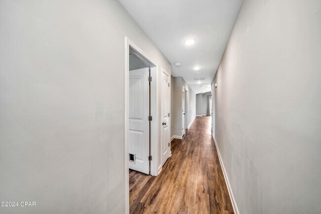 Building Photo - 205 Woodlawn Ct