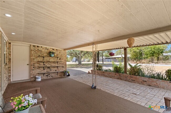 Building Photo - 1307 Summit Dr