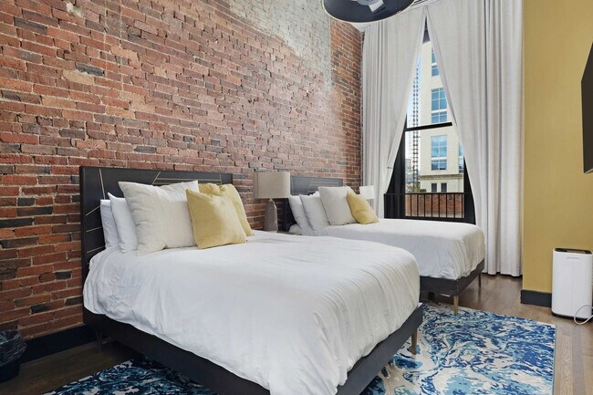 Building Photo - 126 2nd Ave N