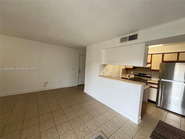 Building Photo - 1227 SW 46th Ave