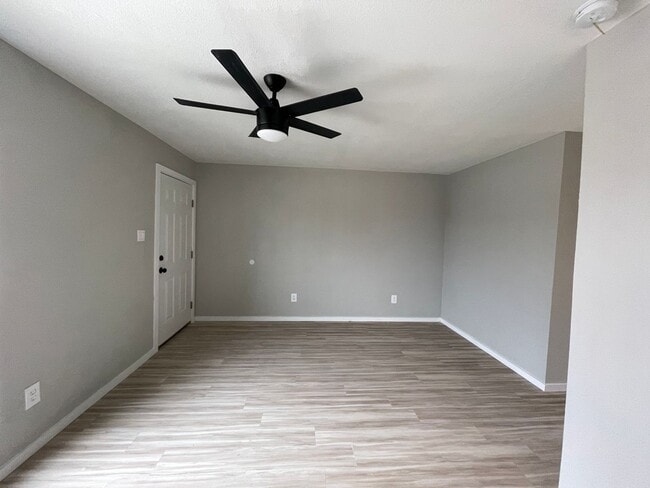 Building Photo - 1603 Benttree Dr