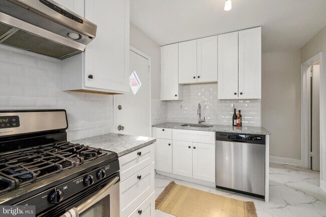 Building Photo - 5BR Home Near Takoma with Parking & Finished Lower Level