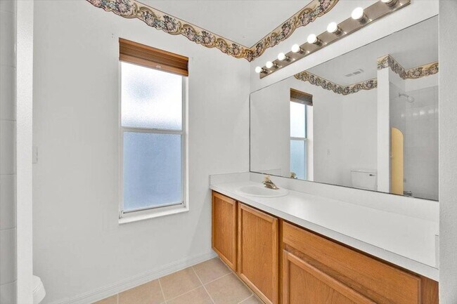 Building Photo - 642 Riggs Cir