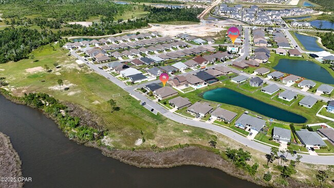 Building Photo - 221 S Shoreview Dr