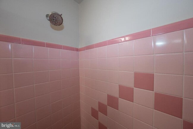 Building Photo - 130 Ivy Ct