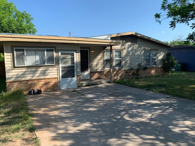 Building Photo - 2414 Raney St