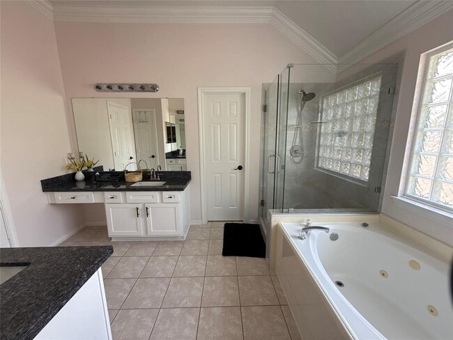 Building Photo - 7819 Blue Stream Ct