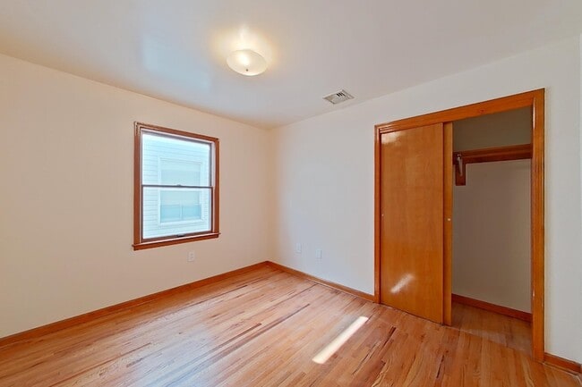 Building Photo - 55 Ferguson St