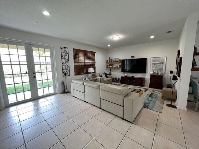 Building Photo - 1609 Sweetgum Terrace