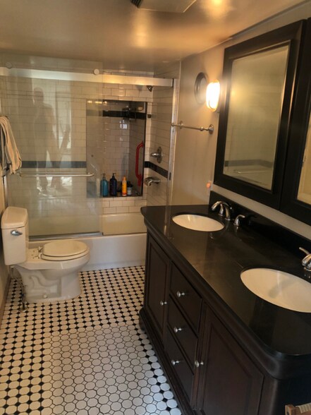 Building Photo - 1315 Park Rd NW