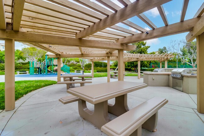 Building Photo - 3637 Alander Ct
