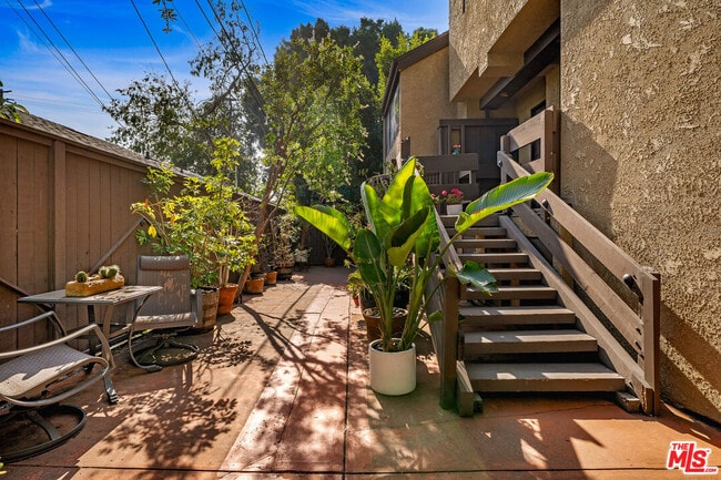 Building Photo - 906 Kings Rd