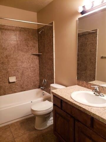 Building Photo - 2 Weeks Free on This Beautiful 4 Bed 3 Bath Home in West Haven!