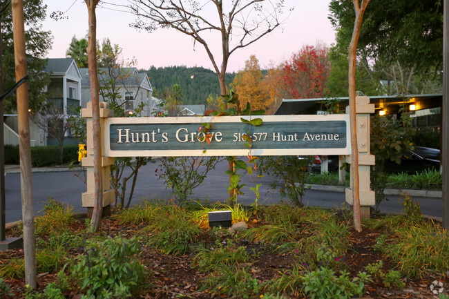 Building Photo - Hunt's Grove Apartments