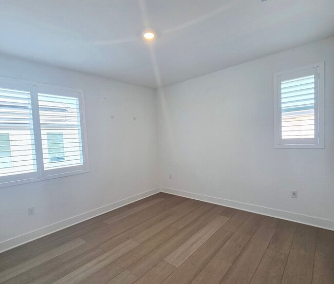 Building Photo - Newly-Buit Home in Great Park