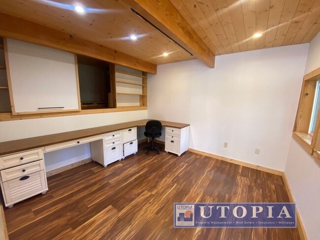 Building Photo - Gorgeous 4-bedroom, 2-bathroom Forest Lake Home with Deck, Office & Scenic Redwood Views