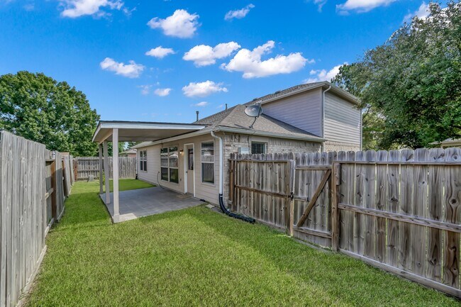 Building Photo - 7811 Holly Berry Ct