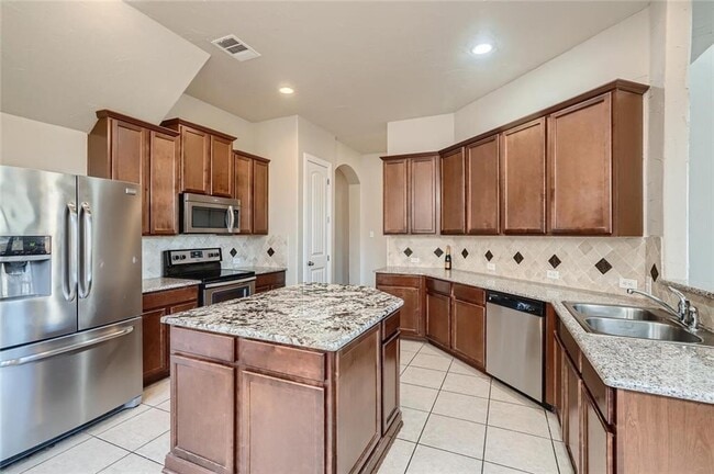 Building Photo - 908 Hartman Dr