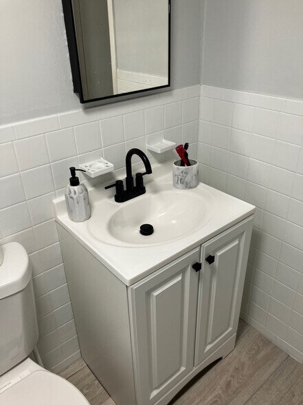 Building Photo - 106 Prospect St