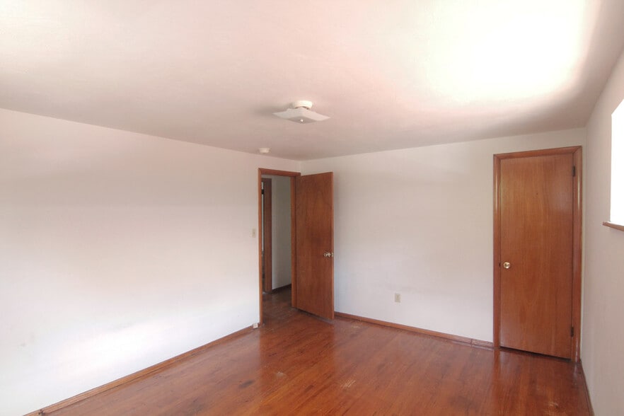 Building Photo - 421 Franklin Ave