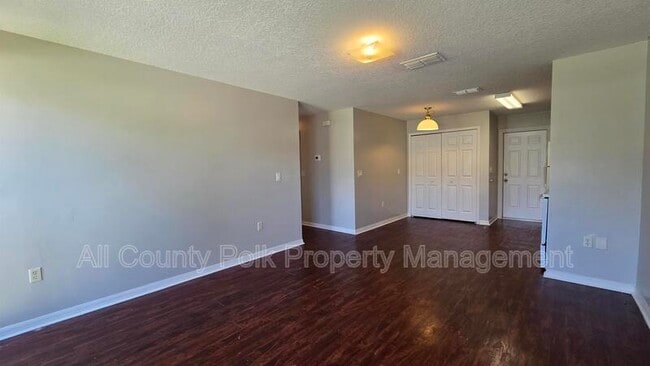 Building Photo - 840 Fox Lake Dr