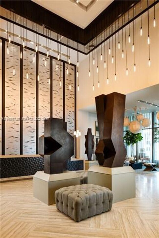 Building Photo - 2900 NE 7th Ave