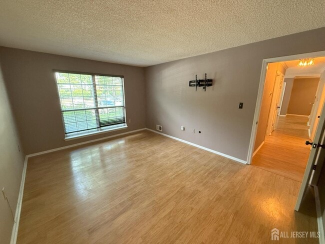 Building Photo - 38 Cheverny Ct