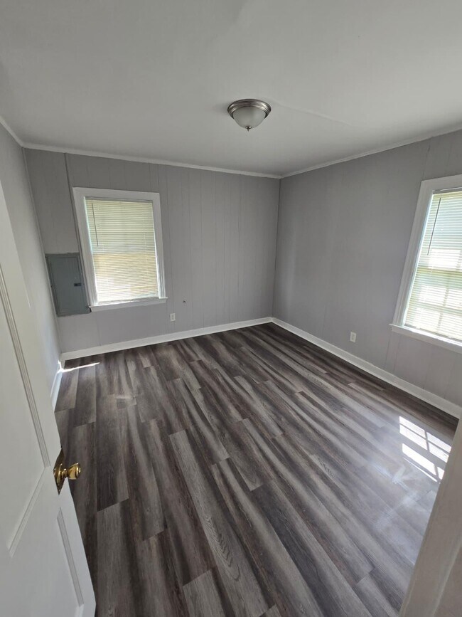 Building Photo - 3083 Crump Ave