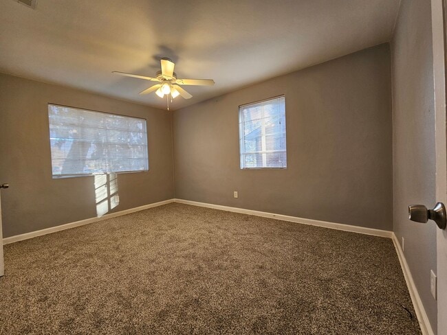 Building Photo - 3 Bedroom, 2 bath w/ detached 1 bed/ 1 bath Mother in law suite.  A MUST SEE!!