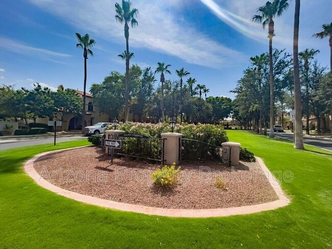 Building Photo - 20933 W Almeria Rd