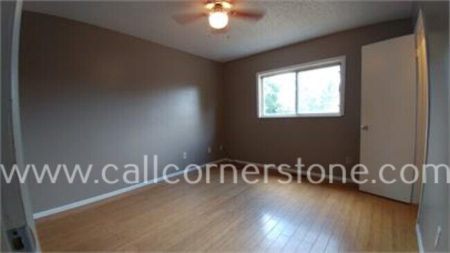 Building Photo - 2570 Clarendon Dr