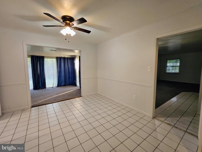 Building Photo - 49 Bonnie Ln