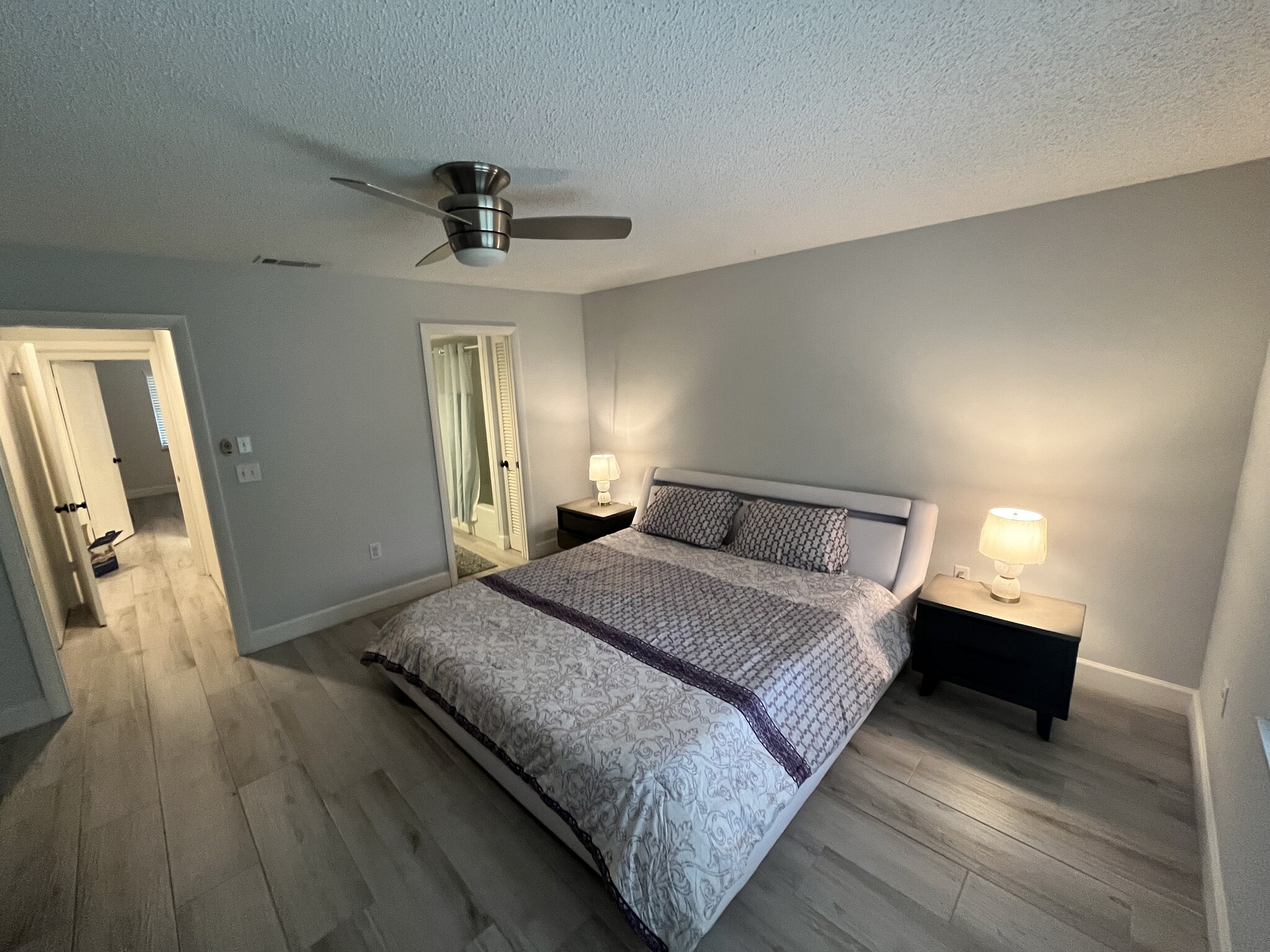 master ensuite; walk in closet/ full bath - 800 Coquina Ln