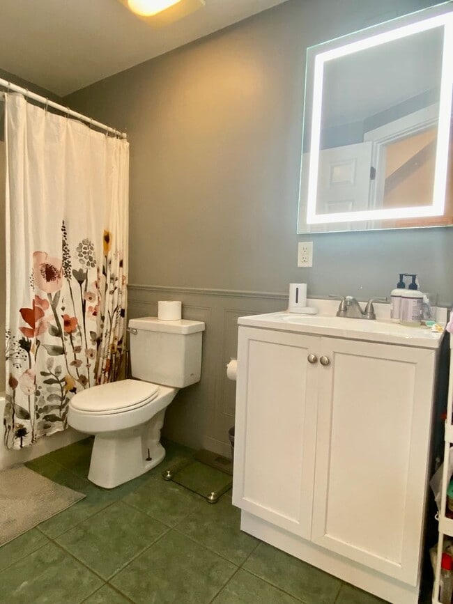 Building Photo - HOT CAMBRIDGE LISTING!!!!!