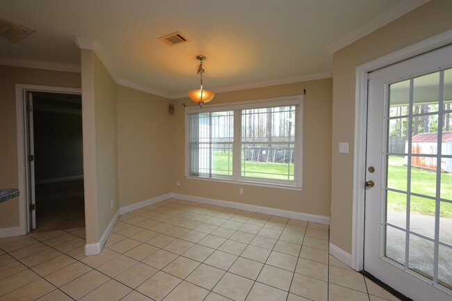 Building Photo - 3819 Chris Cir