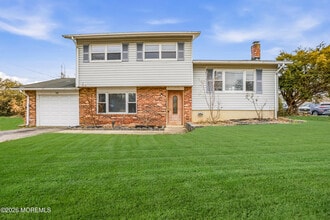 Building Photo - 58 Forest Dr