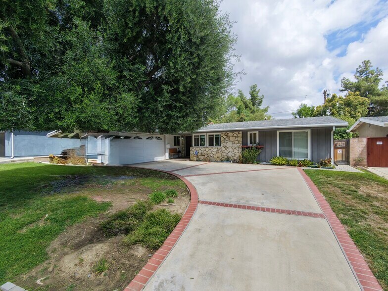 Building Photo - 22951 Austin St
