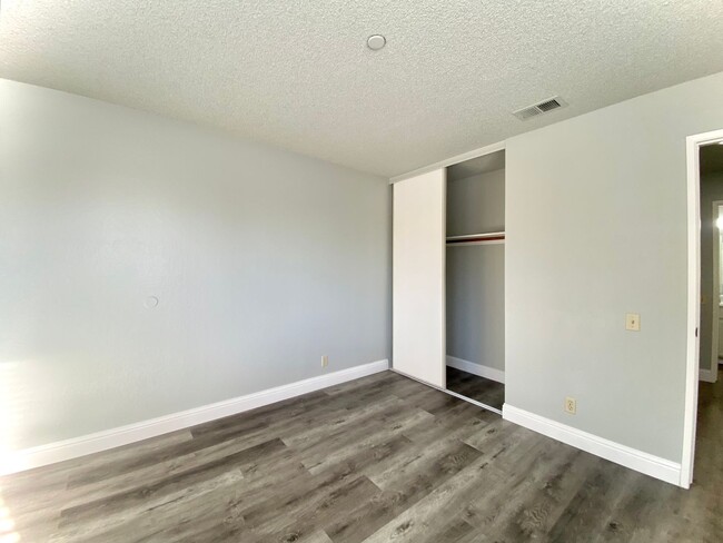 Building Photo - Beautifully Remodeled 3-Bedroom Condo! - W...