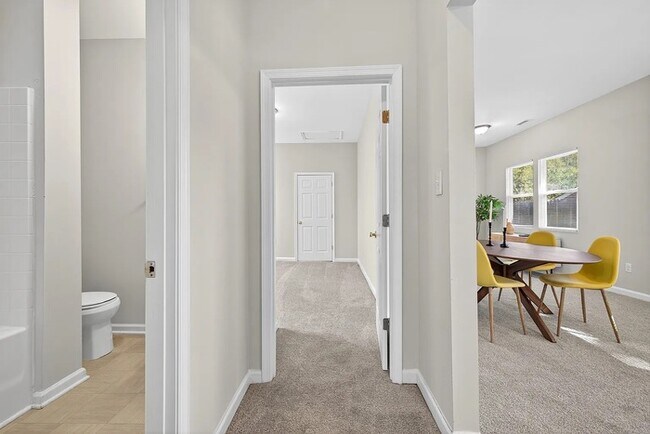 Building Photo - 830 Westwood Ave